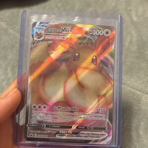 Eevee V max card ! And dracozolt V max! With card cover!